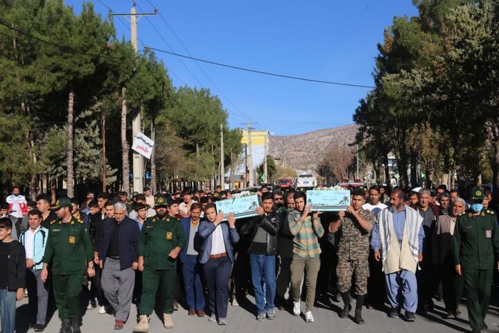 استقبال با شکوه مردم ملکشاهی از پیکر مطهر شهدای گمنام