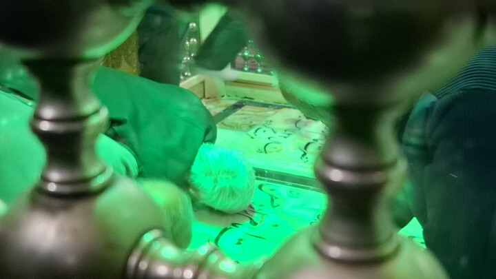 تصاویر/ آئین بازگشایی وعطر افشانی ضریح مطهر امامزادگان شهر جوپار