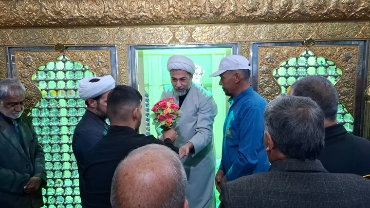 تصاویر/ آئین بازگشایی وعطر افشانی ضریح مطهر امامزادگان شهر جوپار