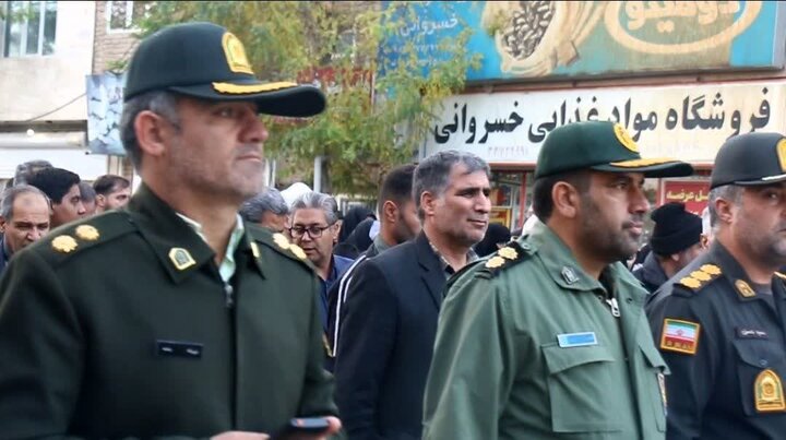 تصاویر/آیین استقبال و تشییع از شهــید گمنام بر دستان مردم فراهان