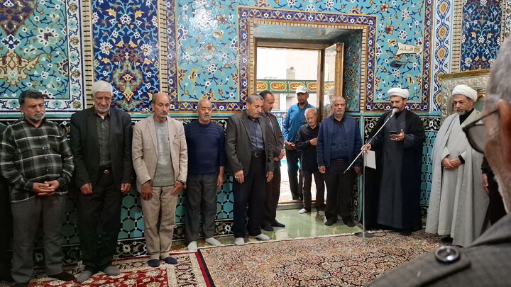 تصاویر/ آئین بازگشایی وعطر افشانی ضریح مطهر امامزادگان شهر جوپار