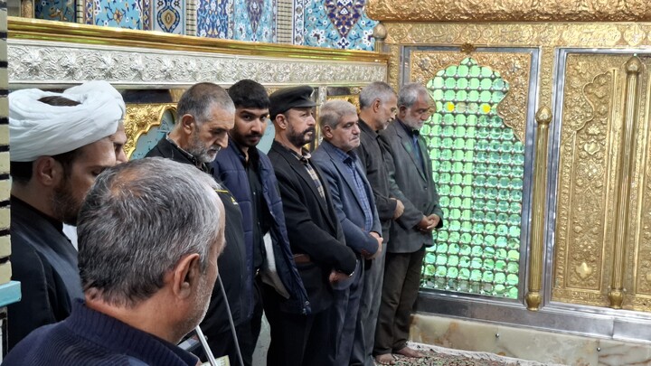 تصاویر/ آئین بازگشایی وعطر افشانی ضریح مطهر امامزادگان شهر جوپار