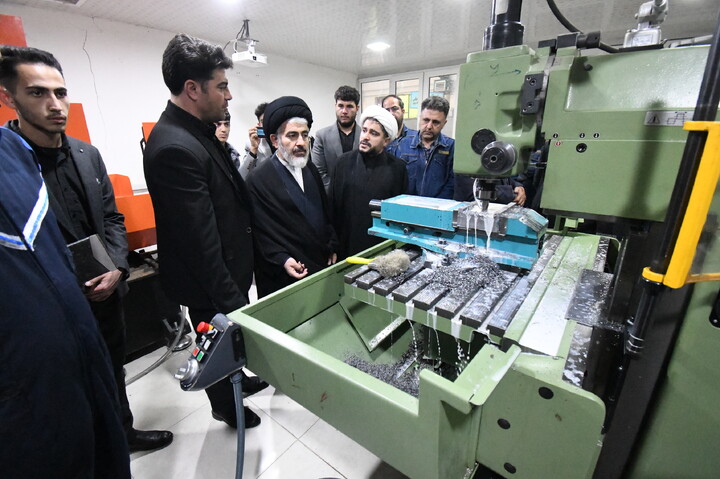 تصاویر / بازدید نماینده ولی فقیه در آذرباجان غربی در هنرستان شریف ارومیه