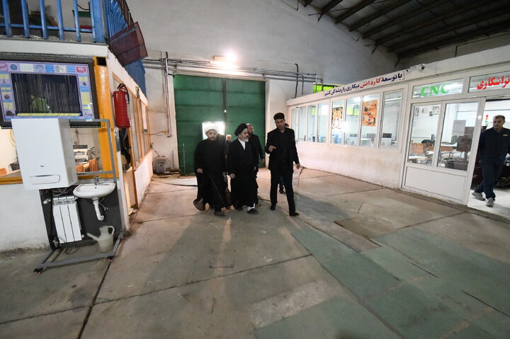 تصاویر / بازدید نماینده ولی فقیه در آذرباجان غربی در هنرستان شریف ارومیه