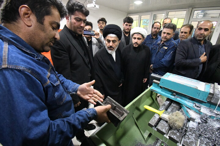 تصاویر / بازدید نماینده ولی فقیه در آذرباجان غربی در هنرستان شریف ارومیه