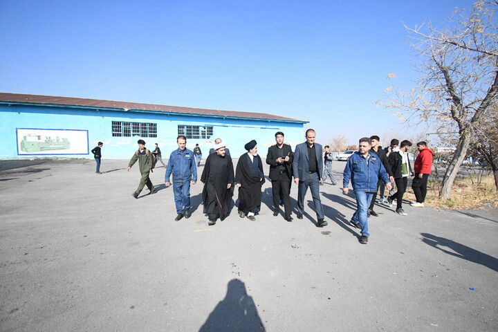 تصاویر / بازدید نماینده ولی فقیه در آذرباجان غربی در هنرستان شریف ارومیه