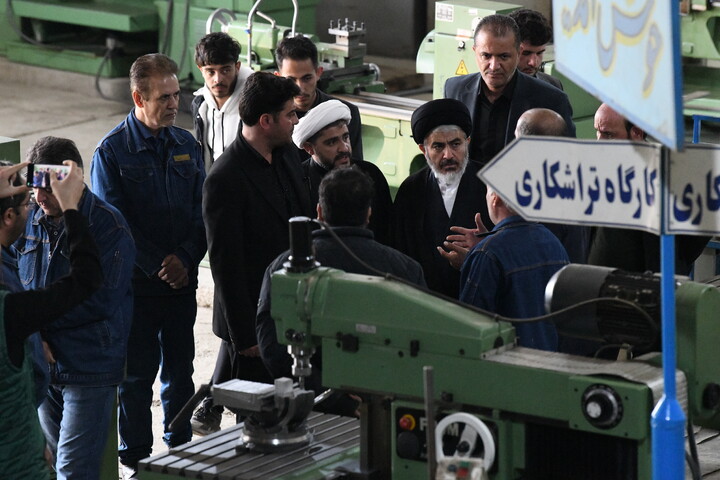 تصاویر / بازدید نماینده ولی فقیه در آذرباجان غربی در هنرستان شریف ارومیه