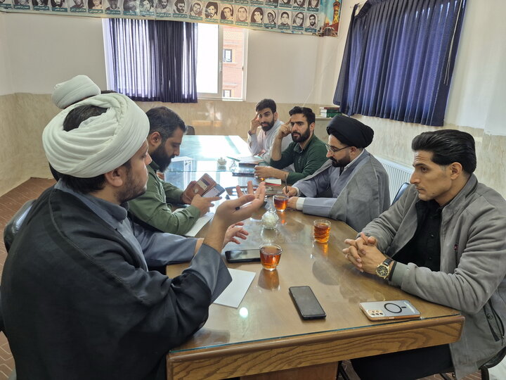 تصاویر/ نشست برنامه‌ریزی برگزاری جشنواره فرهنگی ورزشی طلاب بسیجی منطقه کاشان