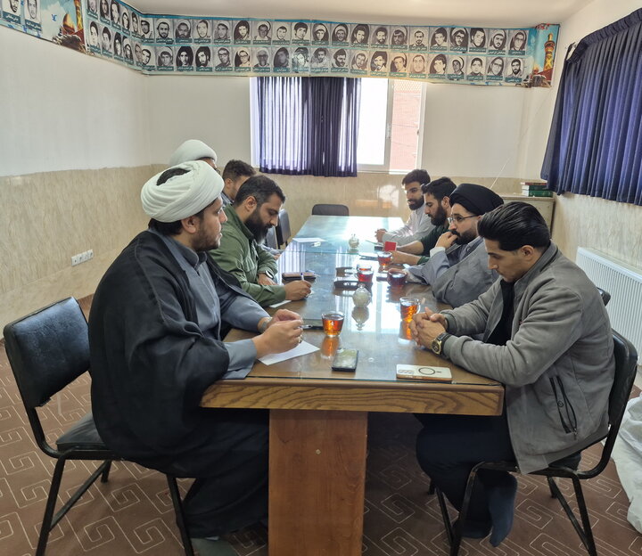 تصاویر/ نشست برنامه‌ریزی برگزاری جشنواره فرهنگی ورزشی طلاب بسیجی منطقه کاشان