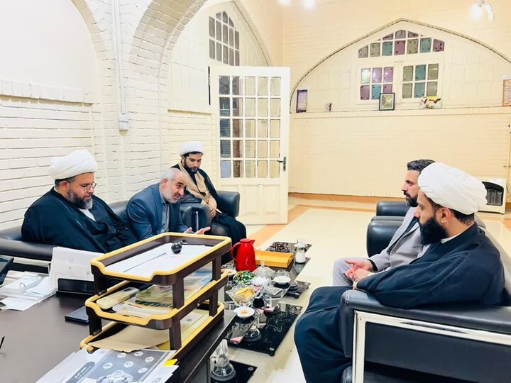 تصاویر/بازدید مدیر حوزه رضویه هویزه از کتابخانه های شهرستان هویزه