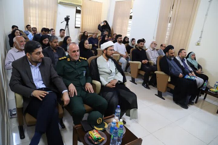 رونمایی از کتب در بوشهر