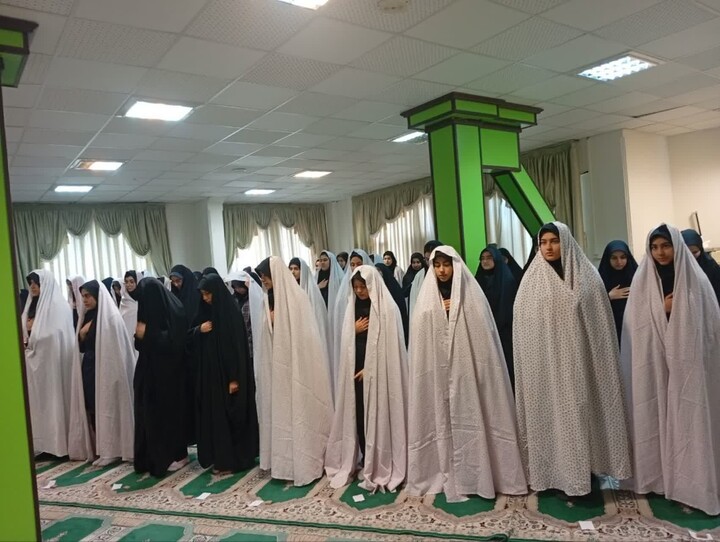 تصبرگزاری اجلاس نماز دانش‌آموزی در آموزش و پرورش ناحیه دو همدان با حضور آیت‌الله موسوی