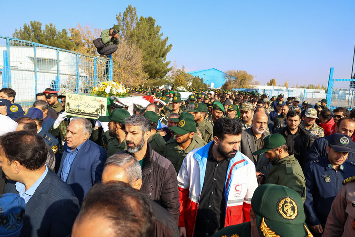 تصاویر/ مراسم استقبال از پیکرهای مطهر شهدای گمنام در تبریز