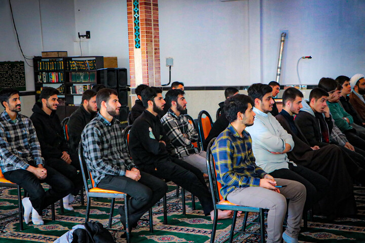 تصاویر/مراسم تودیع و معارفه فرمانده پایگاه بسیج مدرسه علمیه آیت‌الله بهاری برگزار شد