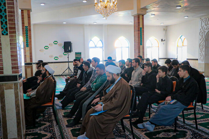 تصاویر/مراسم تودیع و معارفه فرمانده پایگاه بسیج مدرسه علمیه آیت‌الله بهاری برگزار شد