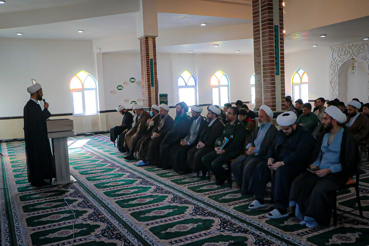 تصاویر/مراسم تودیع و معارفه فرمانده پایگاه بسیج مدرسه علمیه آیت‌الله بهاری برگزار شد