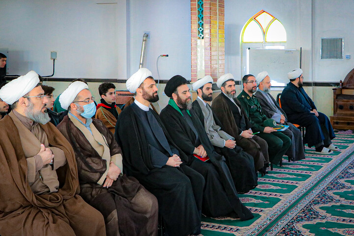 تصاویر/مراسم تودیع و معارفه فرمانده پایگاه بسیج مدرسه علمیه آیت‌الله بهاری برگزار شد