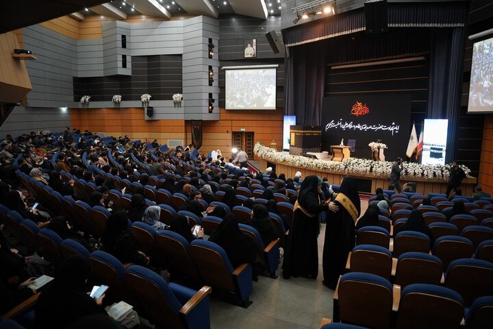 تصاویر/ همایش پیش از سفر لبیک گویان سرزمین وحی دانشگاهیان عمره گزار استان تهران