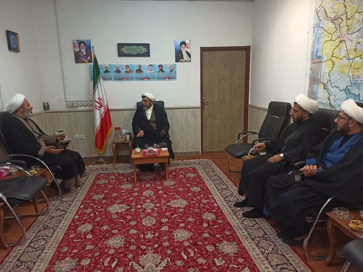 تصاویر/دیدار مسئول قرارگاه خاتم الاوصیاء با مدیر حوزه علمیه خوزستان