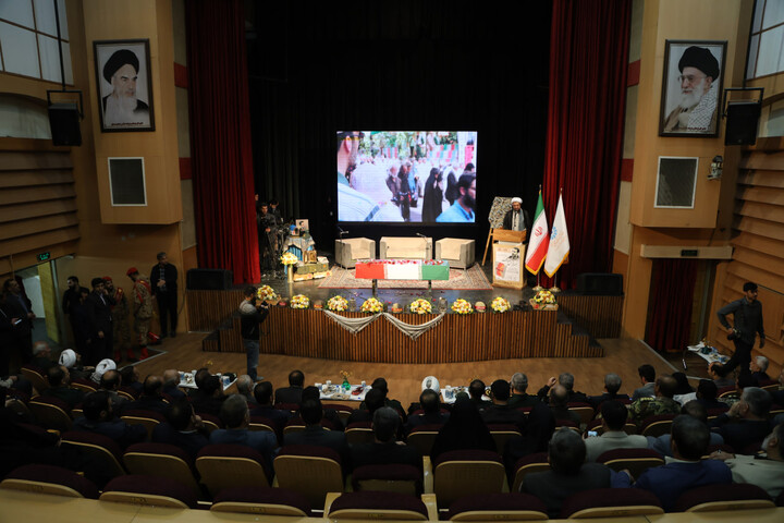 تصاویر /  آیین رونمایی از کتاب "هم سفر آتش و برف"؛ روایتی از مجاهدت‌های سردار شهید حاج سعید قهاری سعید