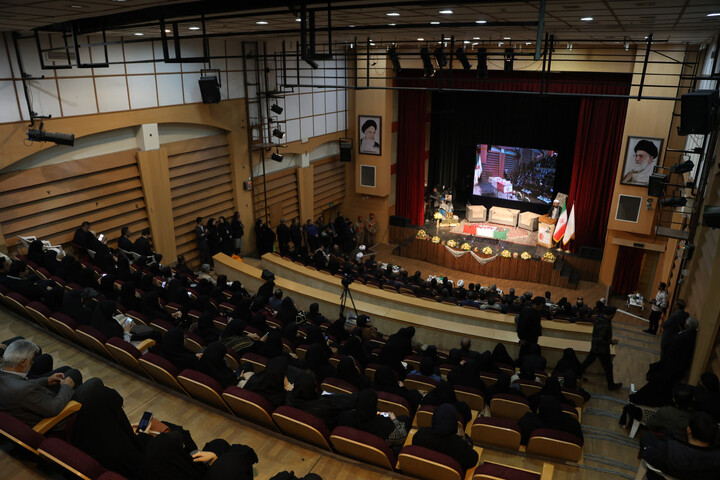 تصاویر /  آیین رونمایی از کتاب "هم سفر آتش و برف"؛ روایتی از مجاهدت‌های سردار شهید حاج سعید قهاری سعید