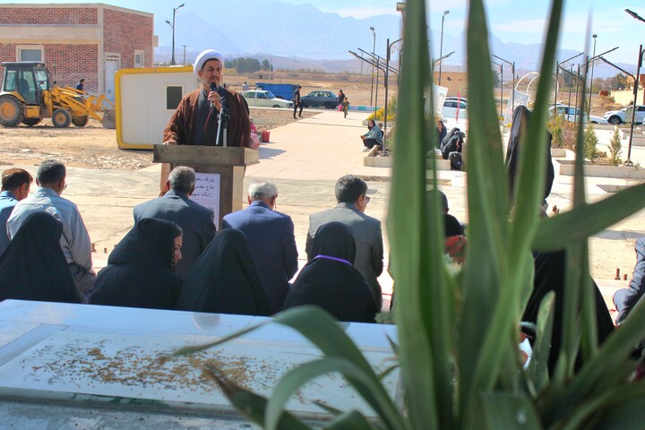 تصاویر/ مراسم بدرقه دانش آموزان دختر منطقه ماهان به اردوی راهیان نور