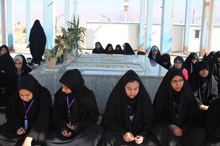 تصاویر/ مراسم بدرقه دانش آموزان دختر منطقه ماهان به اردوی راهیان نور