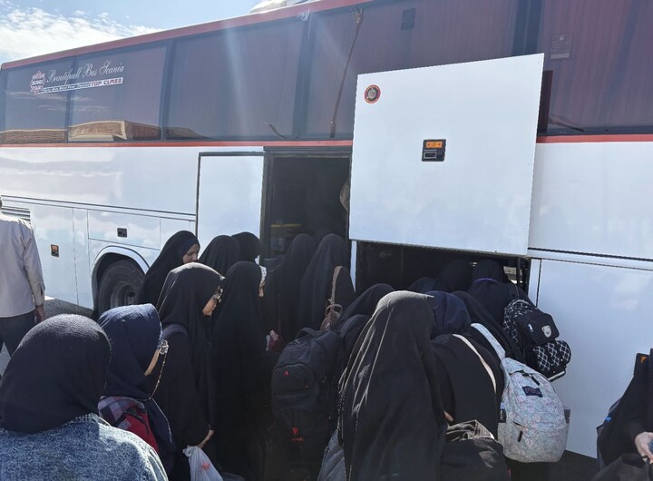 تصاویر/ مراسم بدرقه دانش آموزان دختر منطقه ماهان به اردوی راهیان نور