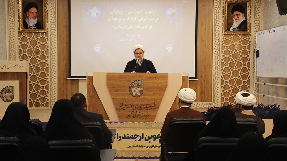 مبلغان و فعالان فرهنگی در هدایت جامعه از فاطمه زهرا(س) الگو بگیرند