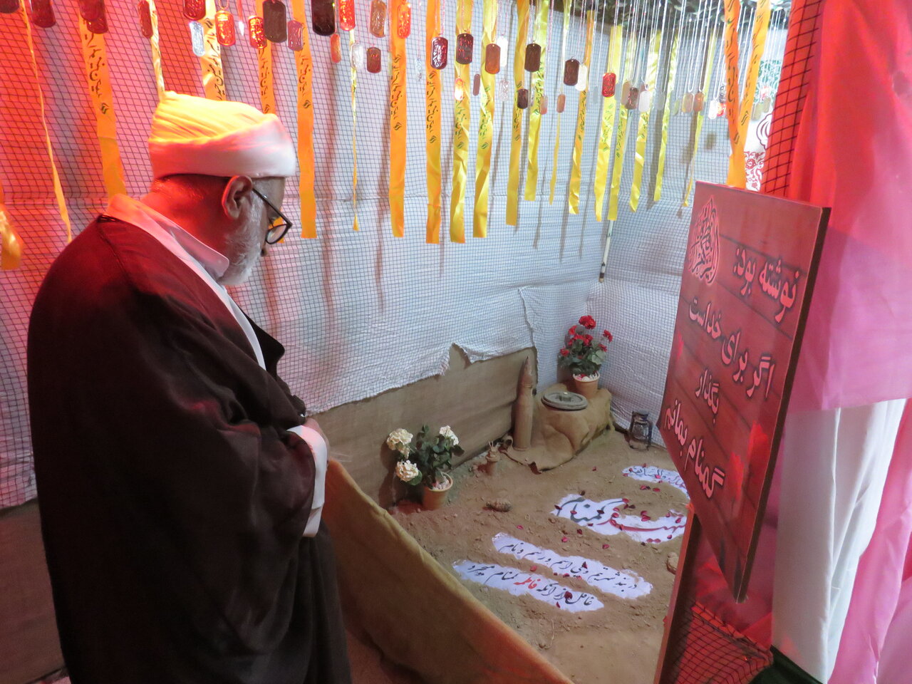 تصاویر نمایشگاه یاس کبود 2 مدرسه علمیه خواهران شهرستان کنگان