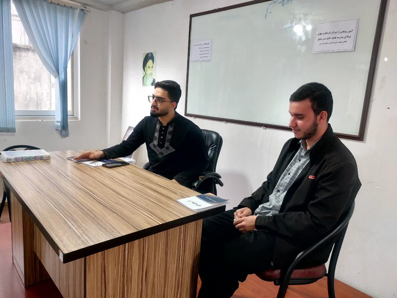 رونمایی از دو اثر علمی پژوهشی طلاب مدرسه علمیه حاج حسن صالح رشت+ عکس