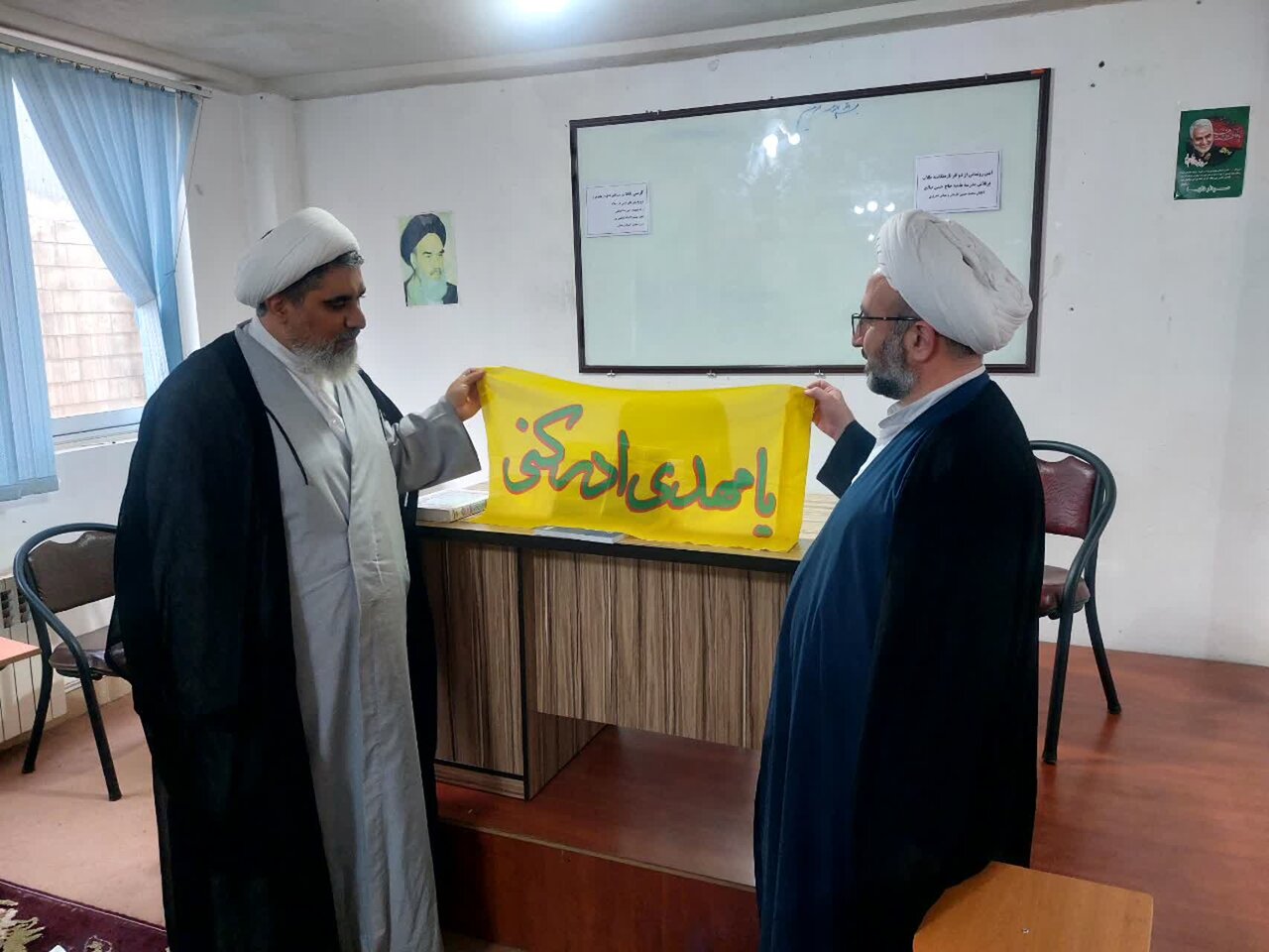 رونمایی از دو اثر علمی پژوهشی طلاب مدرسه علمیه حاج حسن صالح رشت+ عکس