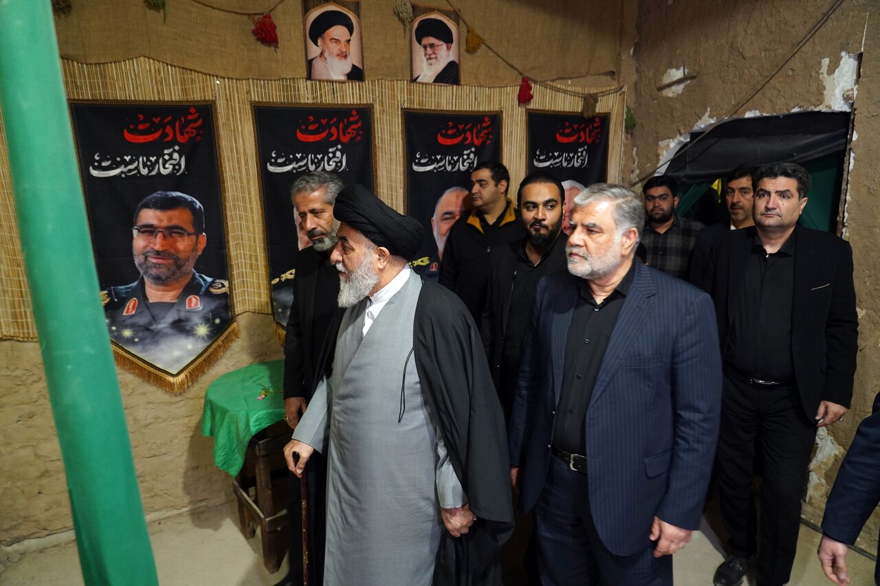 بازدید تولیت مسجد مقدس جمکران از سوگواره کوچه‌های بنی‌هاشم + عکس