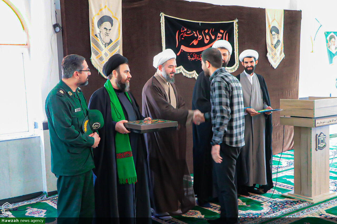 تصاویر/ مراسم تودیع و معارفه فرمانده پایگاه بسیج مدرسه علمیه آیت‌الله بهاری