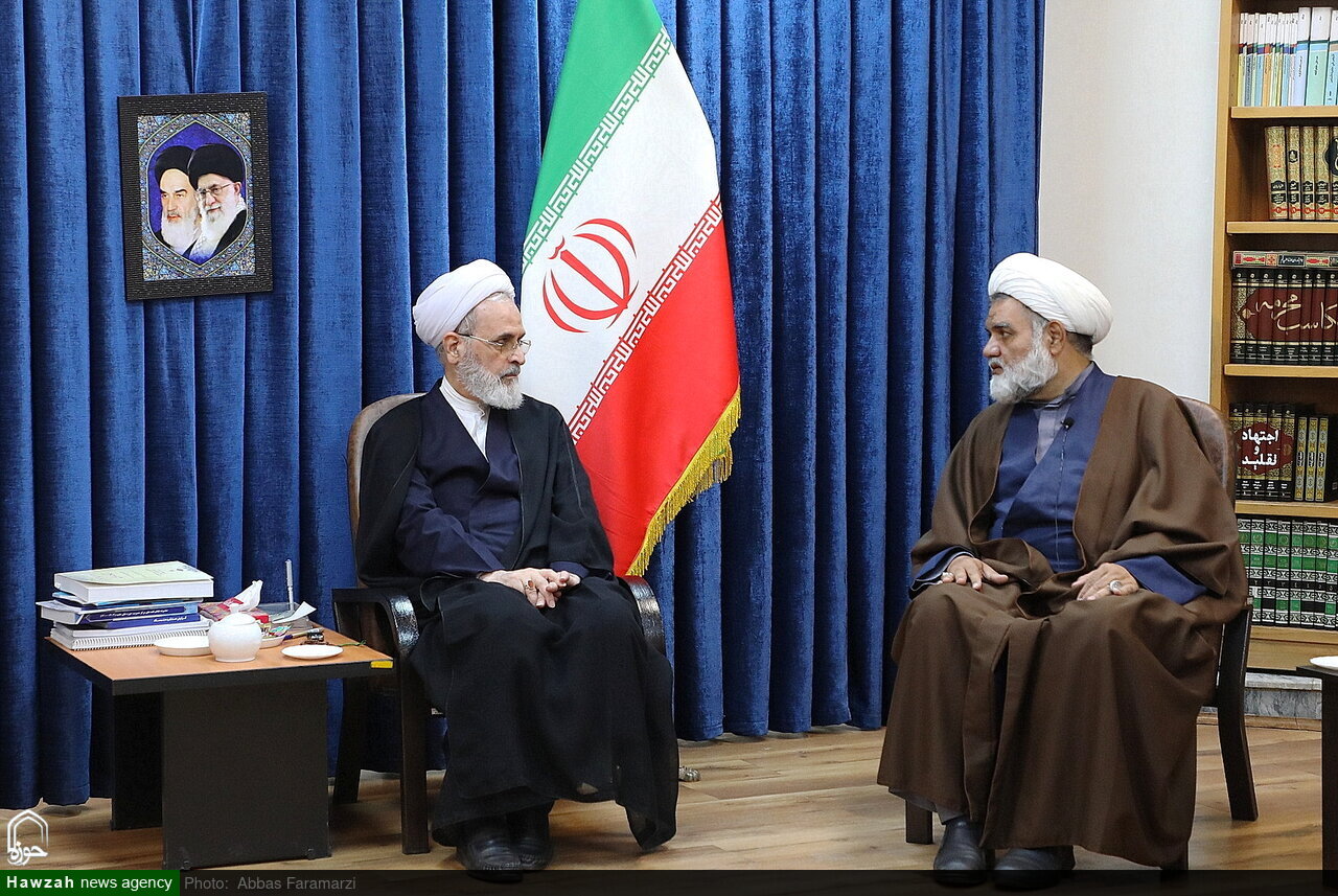 ইসলামী বিপ্লবের প্রকৃতি মশরুতে আন্দোলন ও অনুরূপ অন্যান্য আন্দোলনের থেকে ভিন্ন