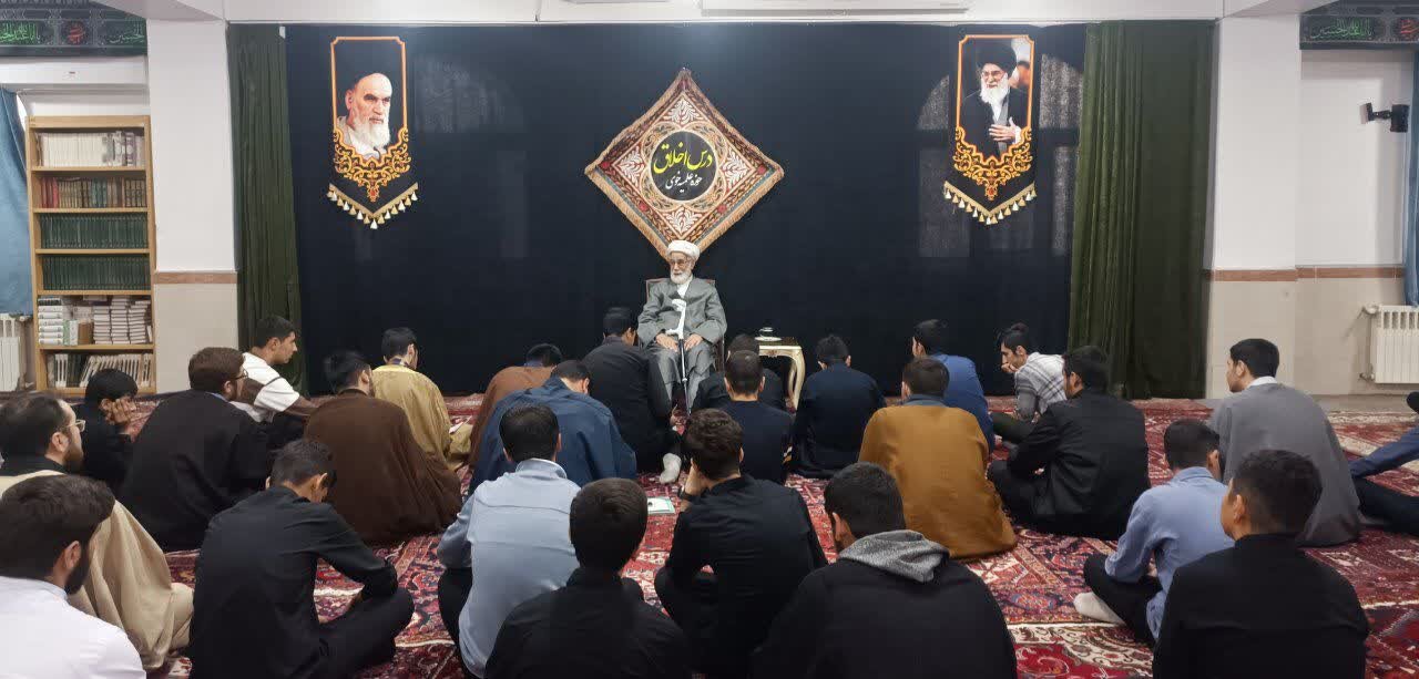 اگر فاطمه(س) نبود، آفرینش عالم صورت نمی‌گرفت + عکس