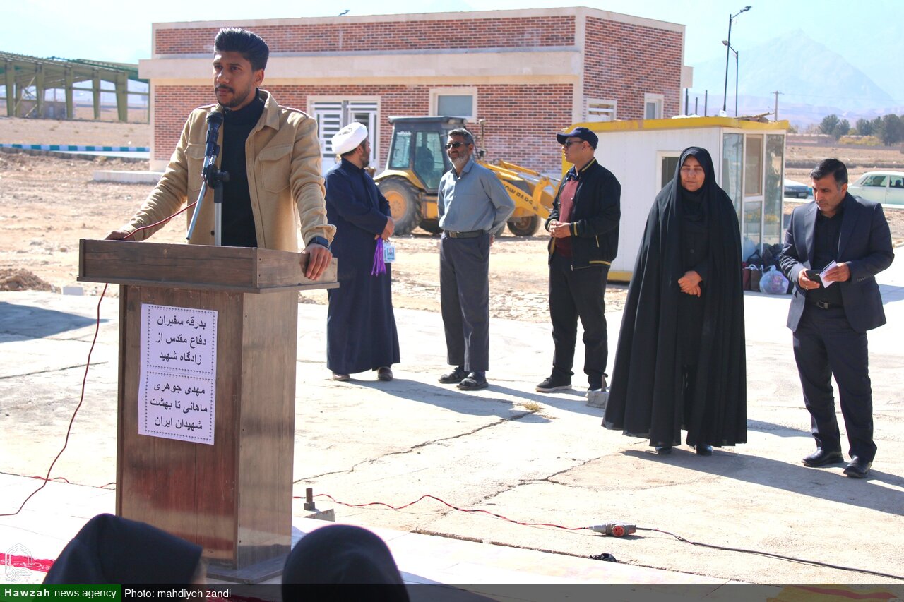 تصاویر/ مراسم بدرقه دانش آموزان دختر منطقه ماهان به اردوی راهیان نور