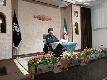 حضرت زهرا(س) در دفاع از ولایت برای تمام بشریت الگو است