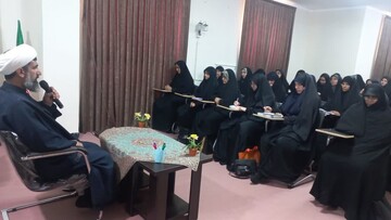نشست «زن، خانواده؛ بنیان‌های تمدن‌ساز جامعه» در مدرسه علمیه امام صادق (ع) شاهرود