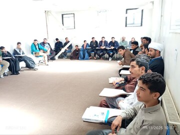 تصاویر/ نشست علمی هفته کتاب و کتابخوانی در مدرسه علمیه نورآباد