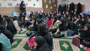 تصاویر/ بازدید امام جمعه و مسئولان آموزش و پرورش نورآباد از مدارس و نمایشگاه عفاف و حجاب