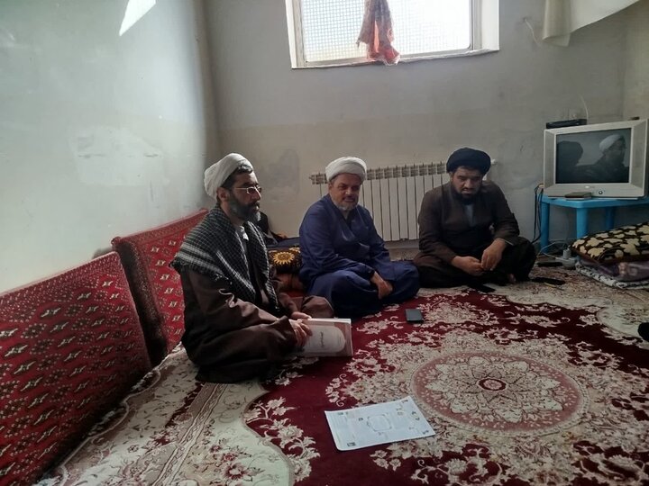تصاویر/ جلسه‌ شورای آموزش مدرسه علمیه امام موسی کاظم(ع) برزک