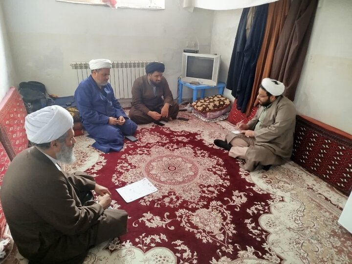 تصاویر/ جلسه‌ شورای آموزش مدرسه علمیه امام موسی کاظم(ع) برزک