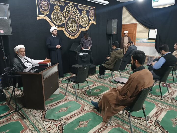 تصاویر/برگزاری مرحله استانی مسابقات علمی حوزه های علمیه در ایلام