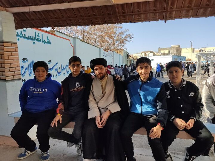 تصاویر/ روایتی از حضور طلاب در مدرسه شهید مصطفی خمینی (ره) فیروزکوه