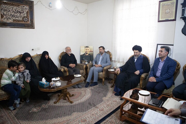 تصاویر/ دیدار سخنگوی شورای نگهبان با خانواده شهید ناظر «مهدی طالب‌زاده»