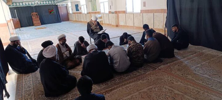 حوزه/ تصاویر میزبانی کارکنان مدرسه علمیه الغدیر نراق از شهید گمنام