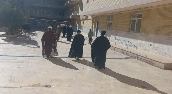 حوزه/ تصاویر میزبانی کارکنان مدرسه علمیه الغدیر نراق از شهید گمنام