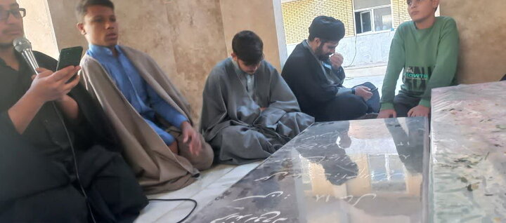 حوزه/ تصاویر میزبانی کارکنان مدرسه علمیه الغدیر نراق از شهید گمنام