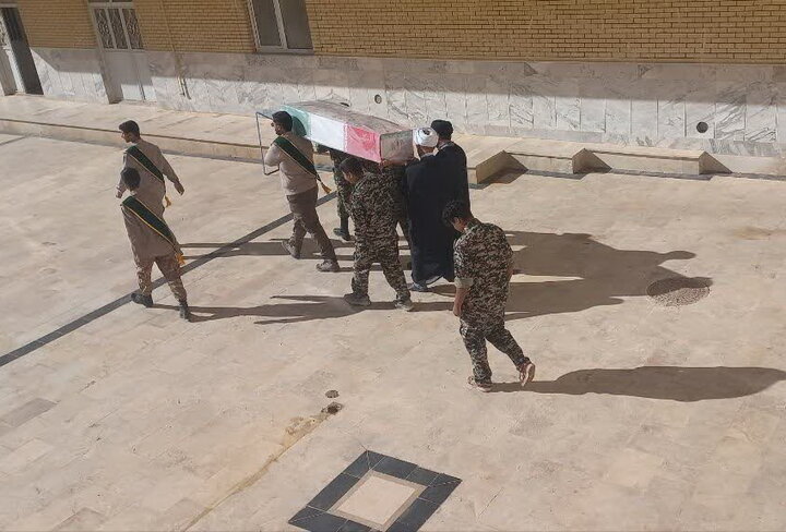 حوزه/ تصاویر میزبانی کارکنان مدرسه علمیه الغدیر نراق از شهید گمنام